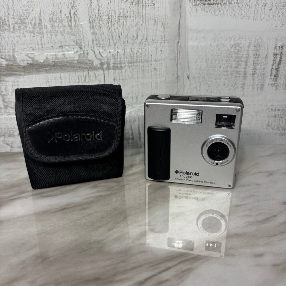 Vintage Polaroid PDC 3030 3.2MP Digital Camera with Case